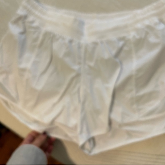 Lululemon Hotty Hot Low Rise Shorts 2.5 Inseam sz 14 - Picture 13 of 14
